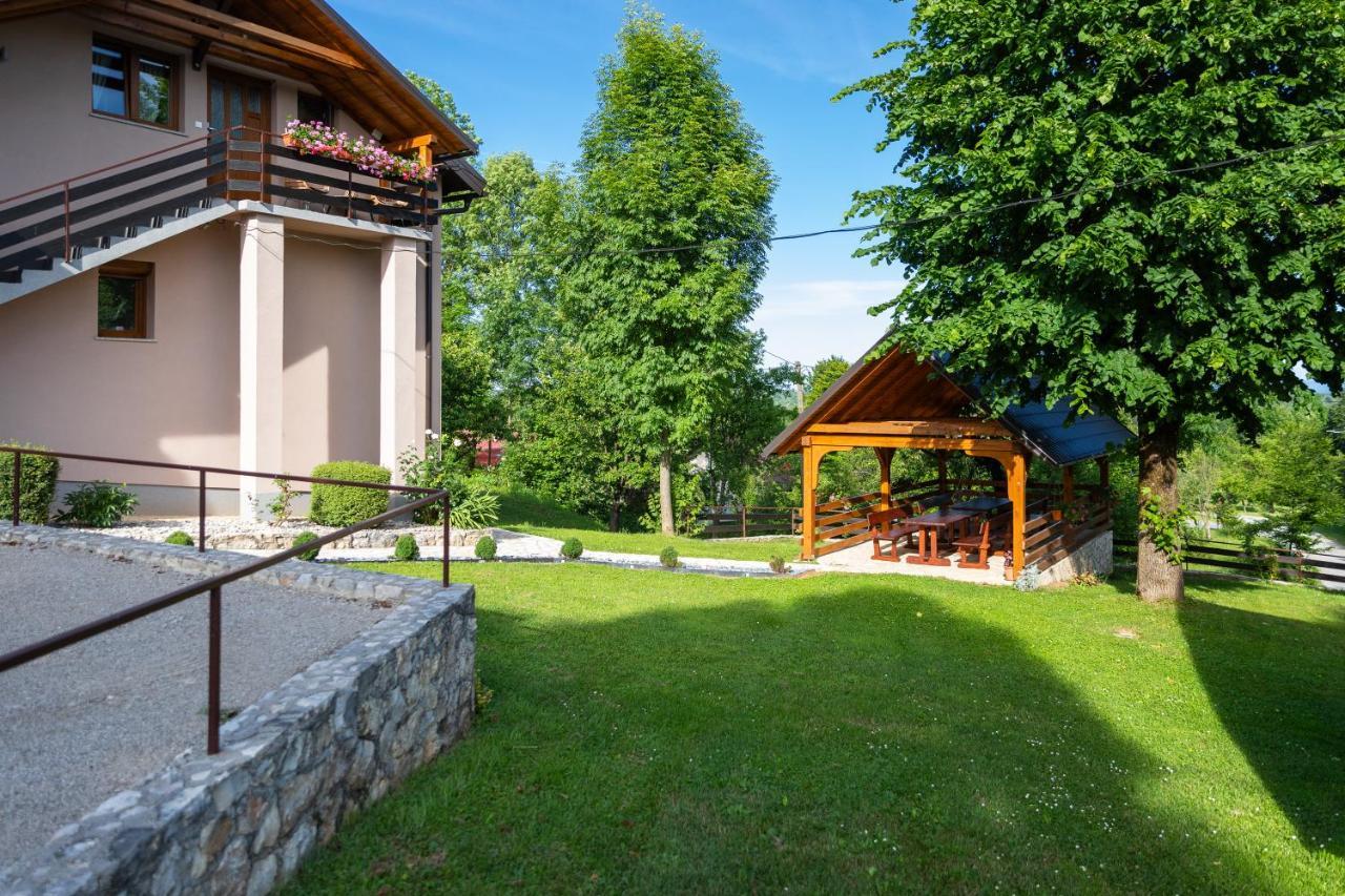 Apartment Sara Rakovica Exteriör bild